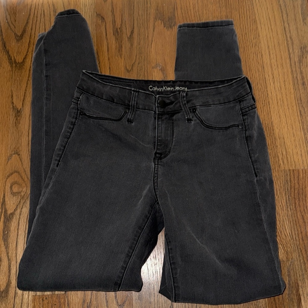 Calvin Klein Women’s Black skinny jeggings-
